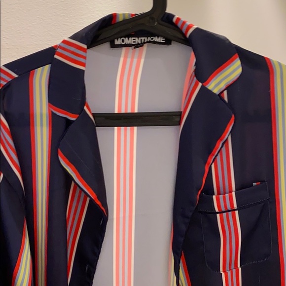 blouse - Picture 2 of 3